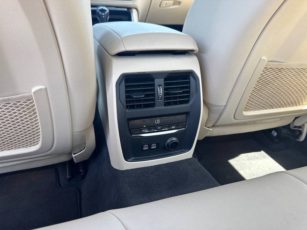 Used 2019 BMW 330i Sedan w/ Driving Assistance Package image 19