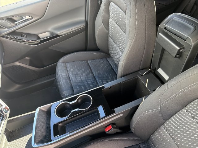 Used 2025 Chevrolet Equinox LT w/ Safety and Technology Package FWD image 30