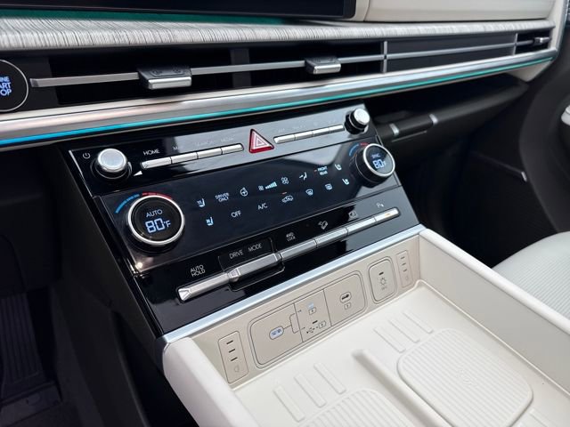 Certified 2025 Hyundai Santa Fe Calligraphy image 17