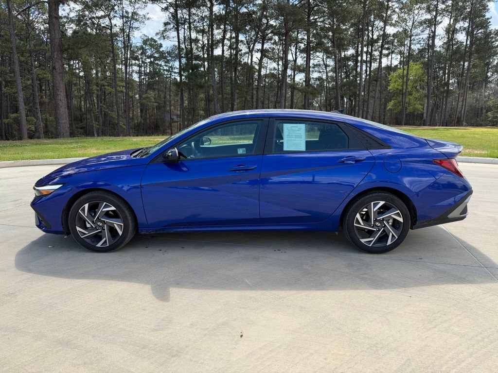 Certified 2025 Hyundai Elantra Sport FWD image 2