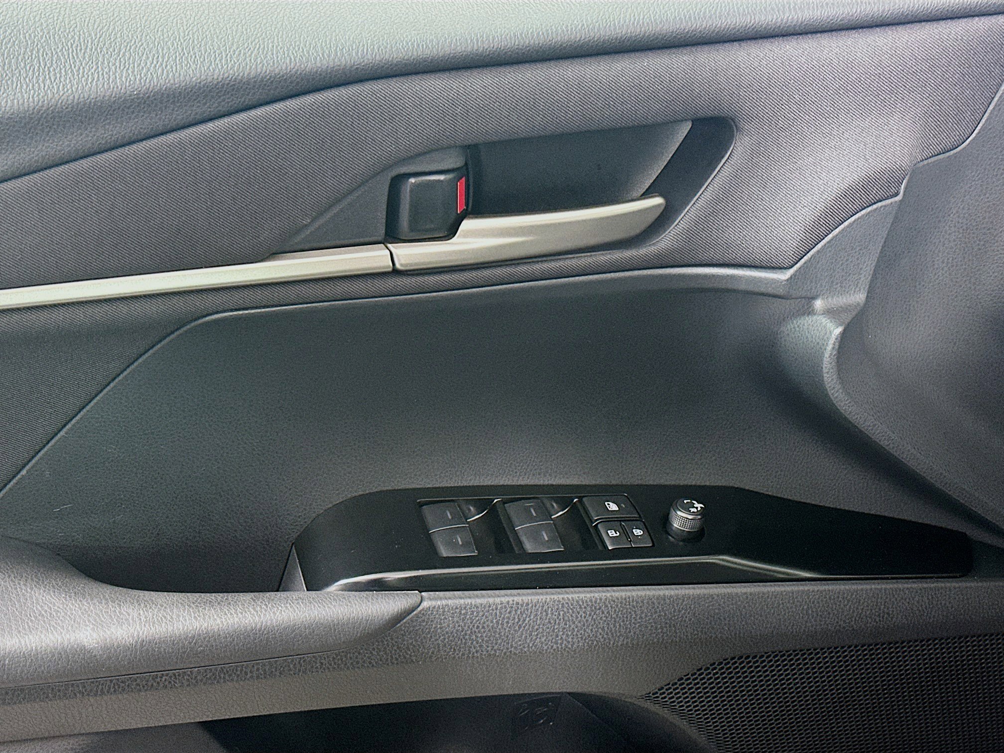 Used 2025 Toyota Camry LE image 15
