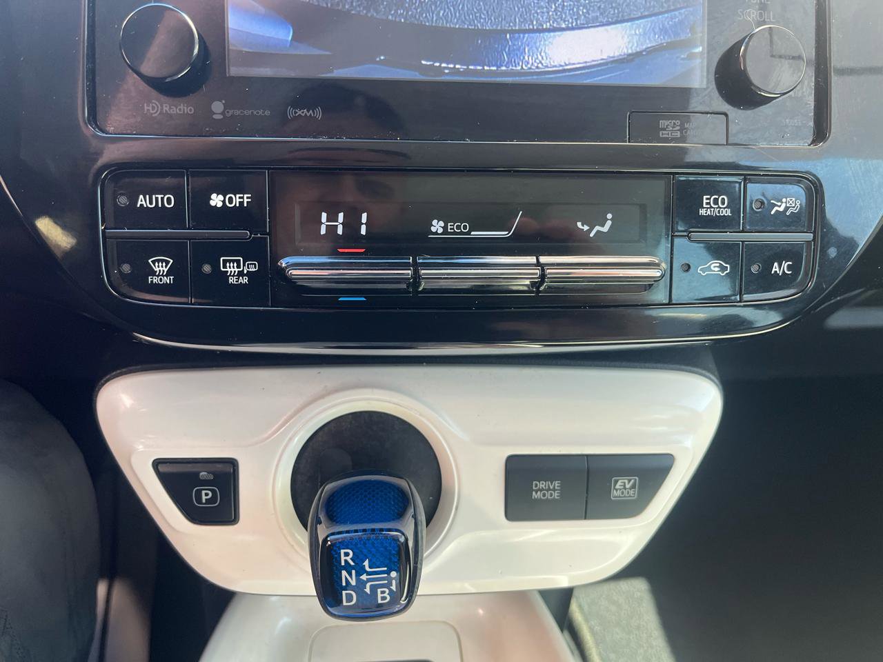 Used 2017 Toyota Prius Four Touring FWD image 19