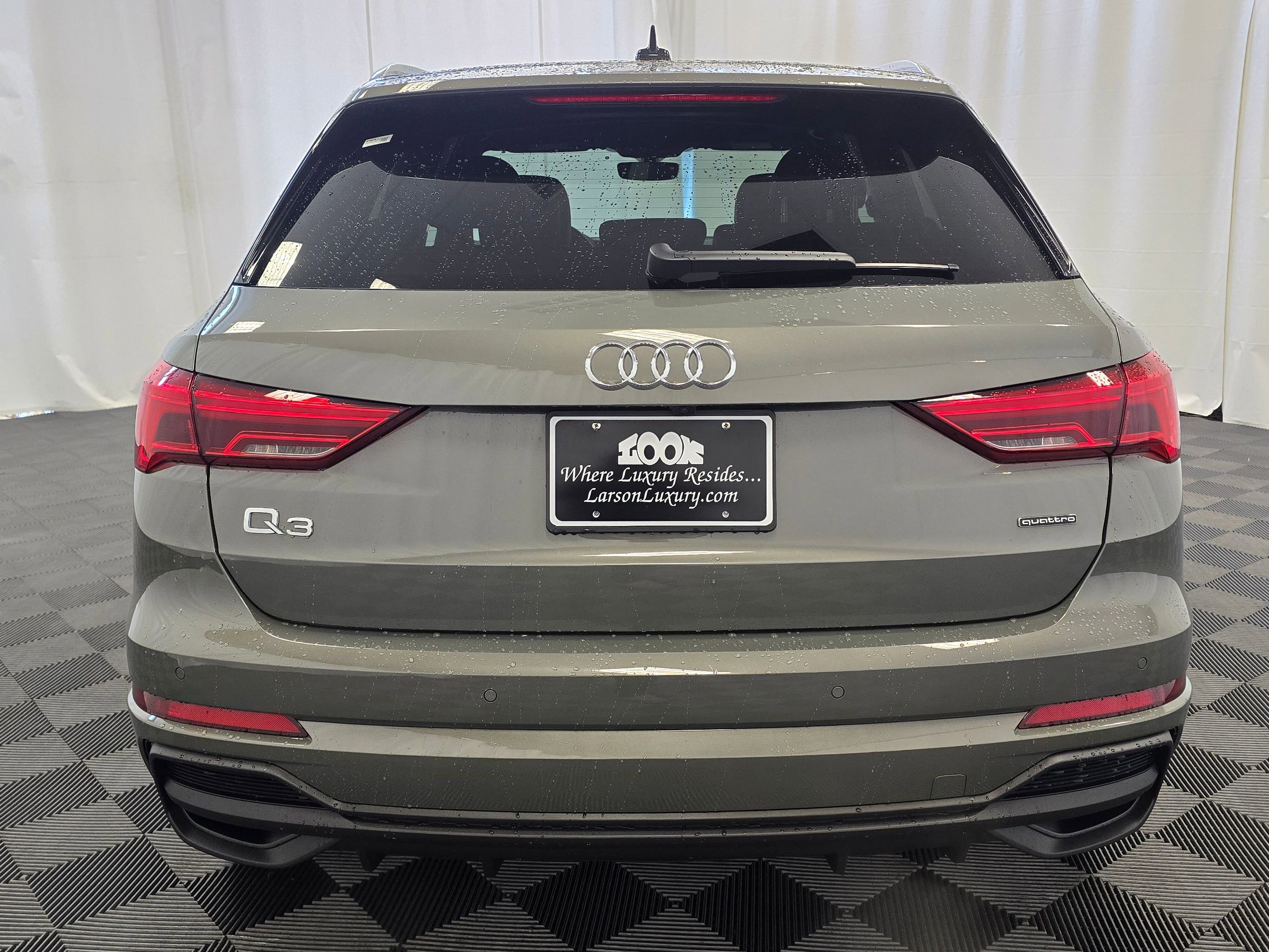 Used 2023 Audi Q3 2.0T Premium Plus w/ Premium Plus Package image 5