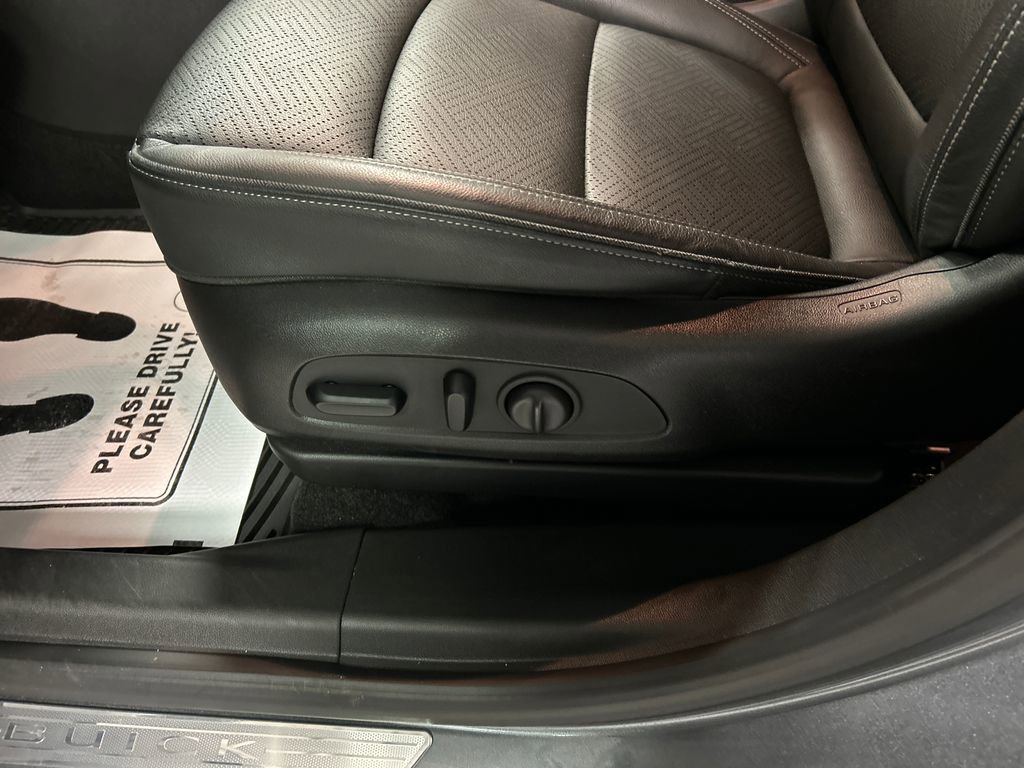 Used 2021 Buick Encore GX Essence w/ Advanced Technology Package image 13