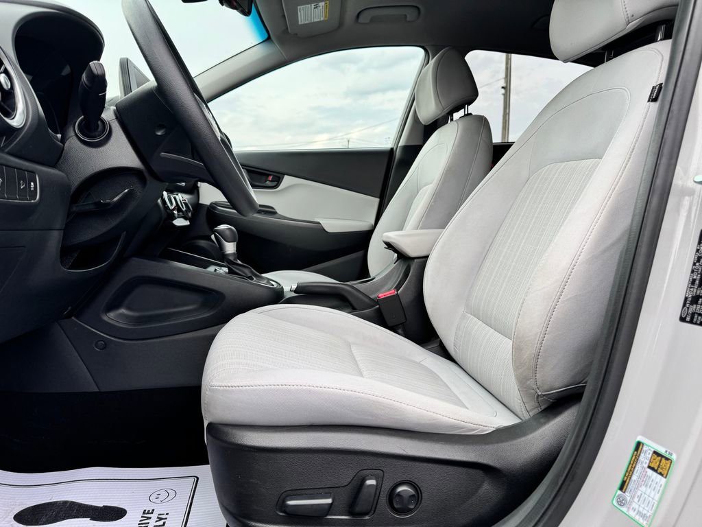 Used 2023 Hyundai Kona SEL AWD/4WD image 17