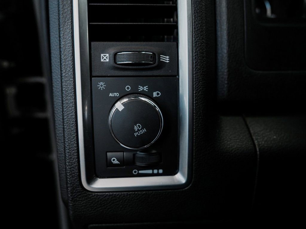 Used 2022 RAM 1500 Classic Warlock w/ Ceramic Gray Warlock Package image 22