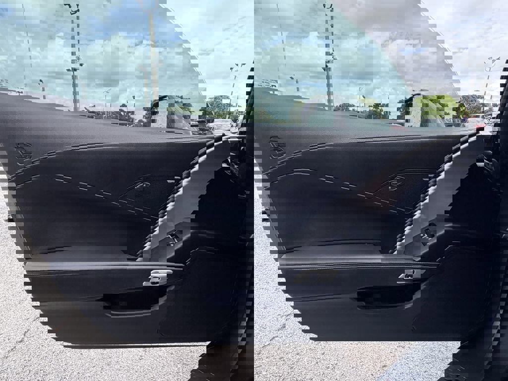 Used 2015 Chevrolet Corvette Stingray Coupe w/ Battery Protection Package RWD image 16