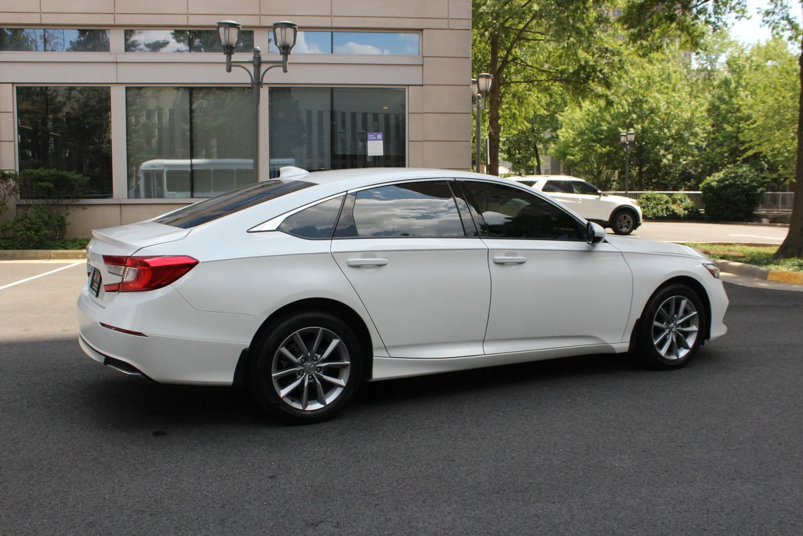 Used 2021 Honda Accord LX image 7
