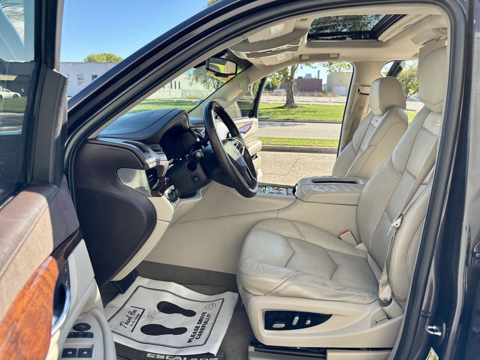 Used 2015 Cadillac Escalade ESV Premium image 2