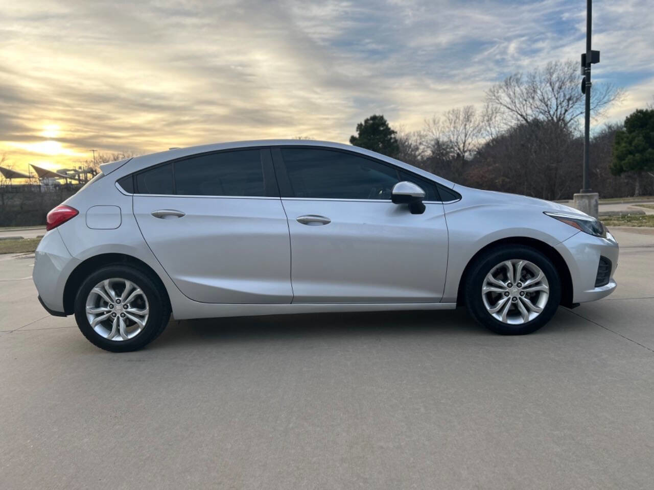Used 2019 Chevrolet Cruze LT w/ Convenience Package image 5