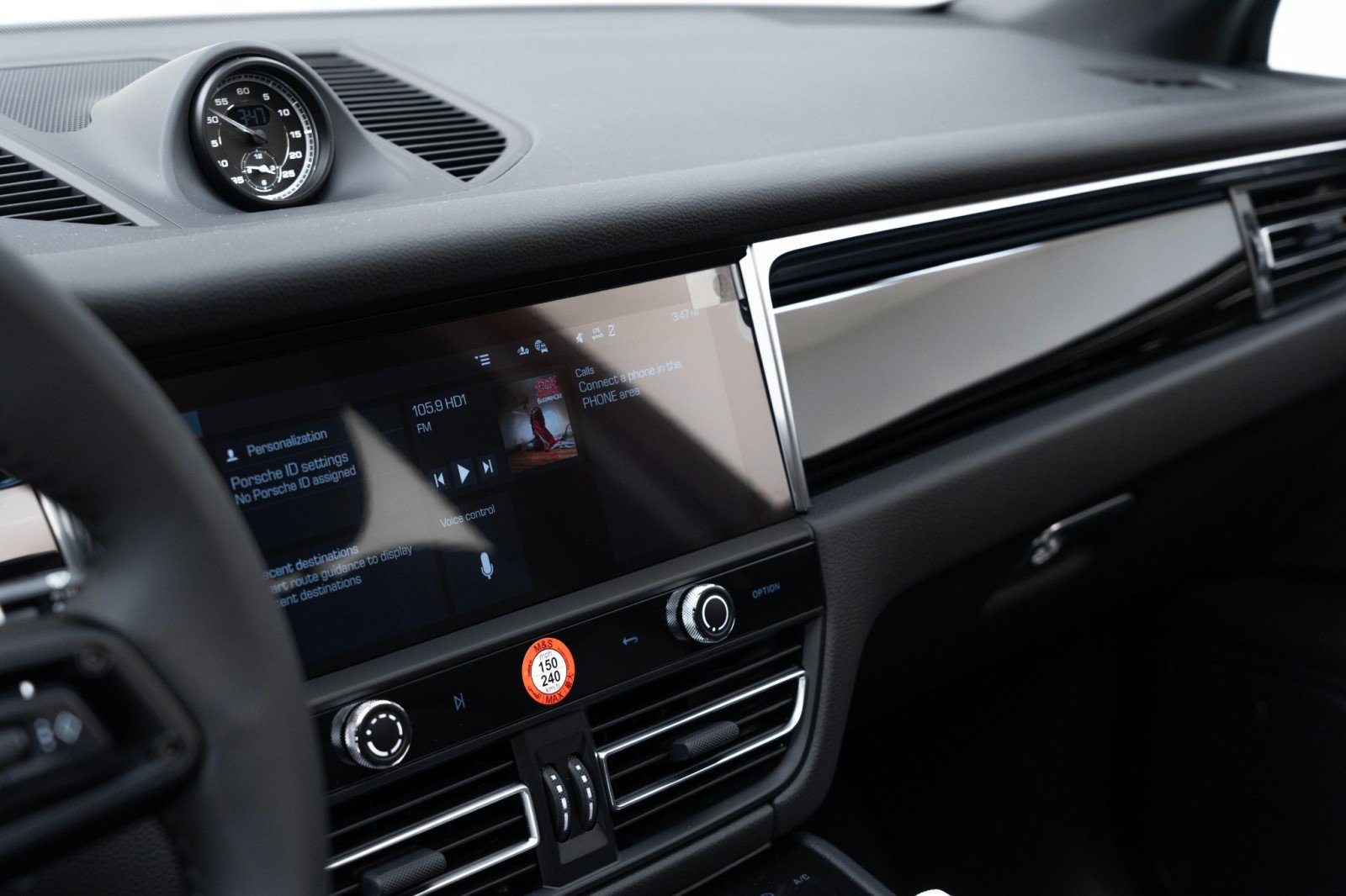 New 2025 Porsche Macan image 25