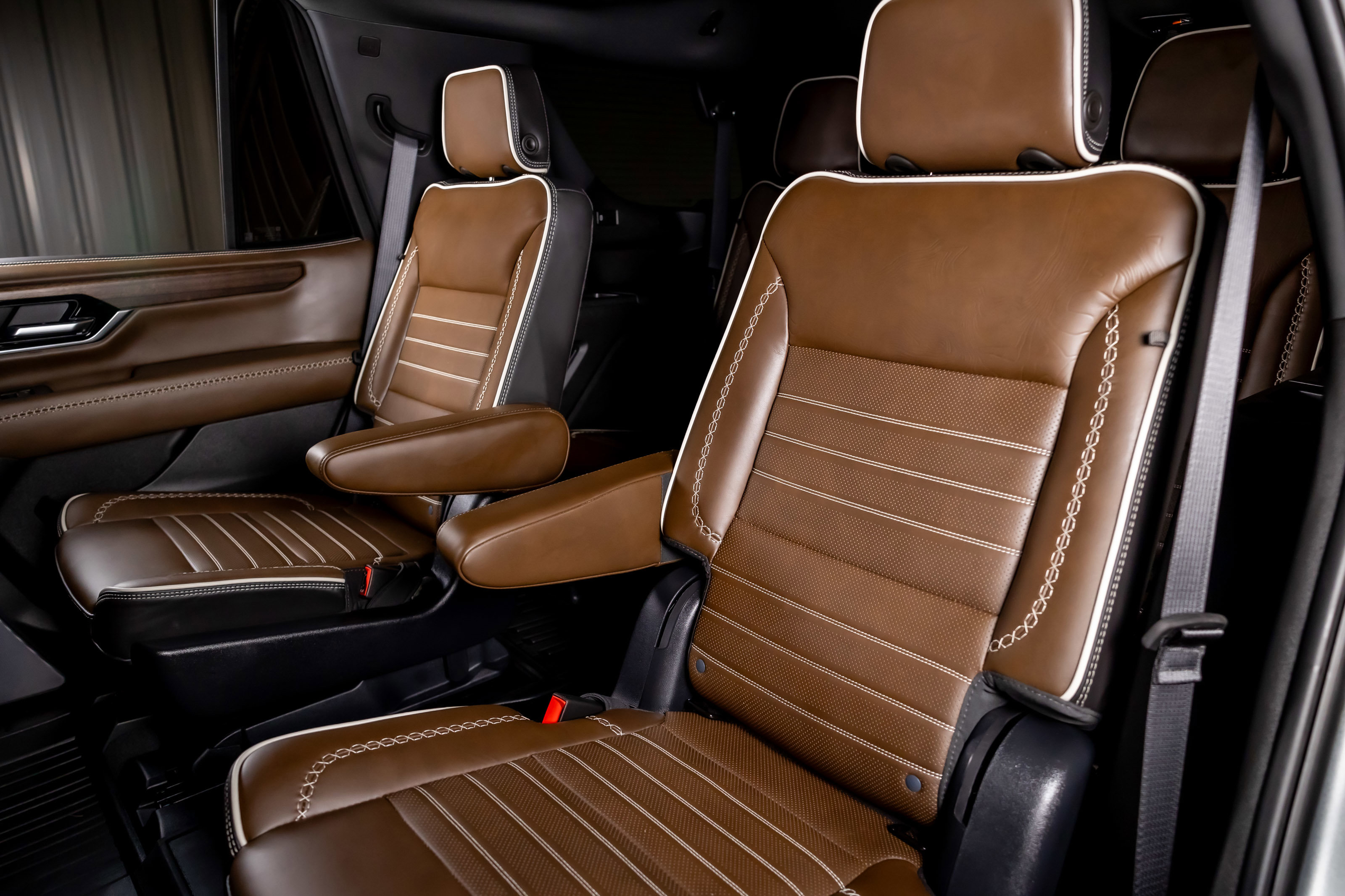 Used 2025 GMC Yukon Denali Ultimate w/ LPO, Floor Liner Package image 31