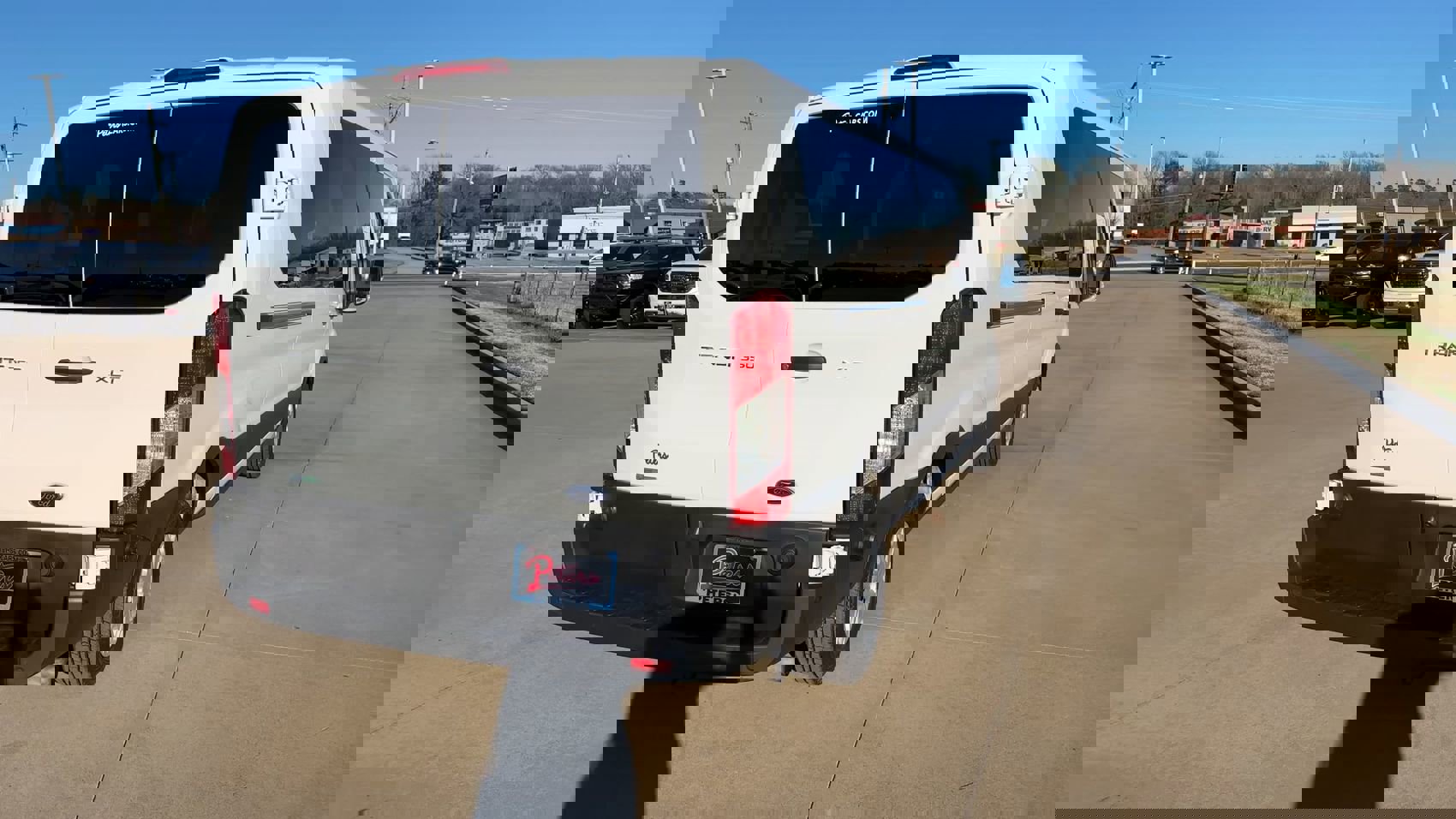 Used 2024 Ford Transit 350 XLT image 7