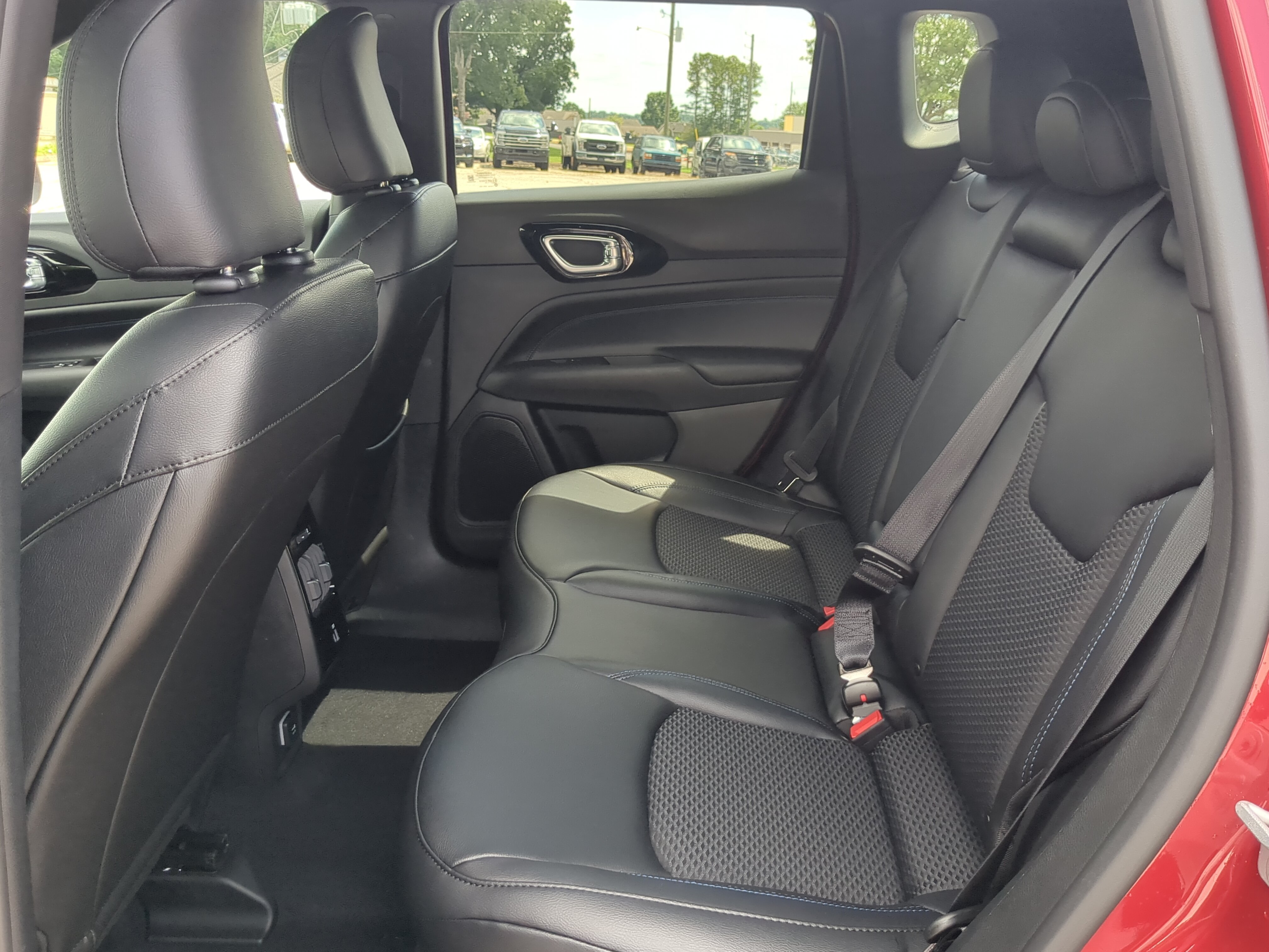 New 2026 Jeep Compass Latitude AWD/4WD image 12