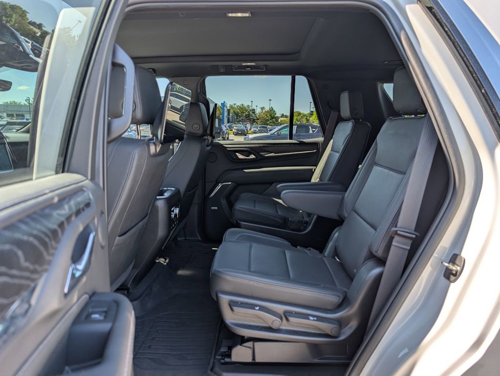 Used 2021 GMC Yukon Denali w/ Denali Premium Package AWD/4WD image 13