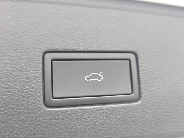 Used 2025 Volkswagen Atlas SEL AWD/4WD image 29