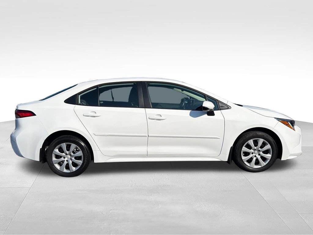 Used 2024 Toyota Corolla LE FWD image 6
