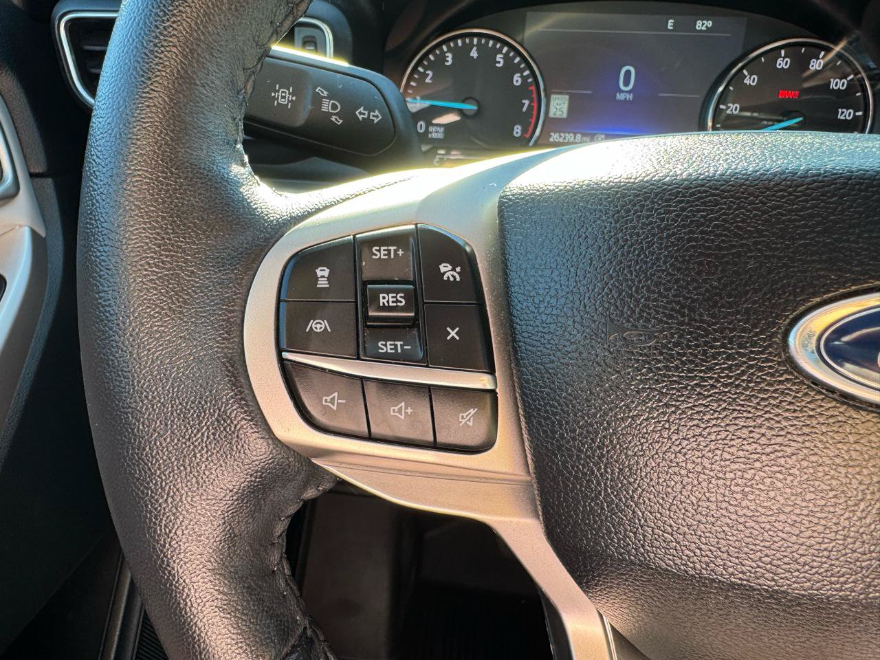 Used 2024 Ford Explorer XLT w/ Equipment Group 202A AWD/4WD image 21
