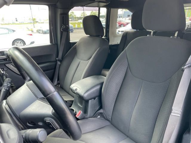 Used 2018 Jeep Wrangler Unlimited Sport S AWD/4WD image 18