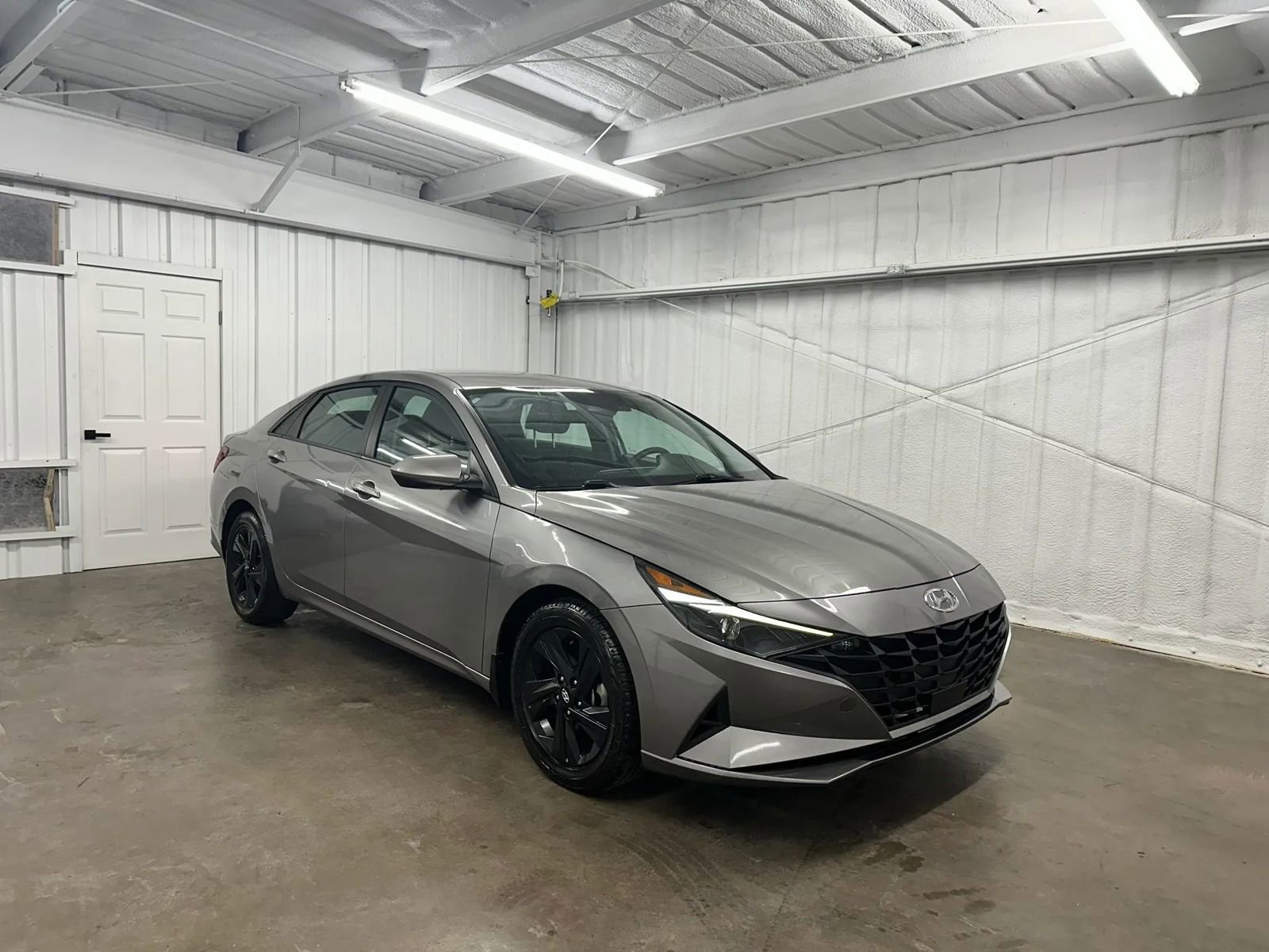 Used 2023 Hyundai Elantra SEL image 1