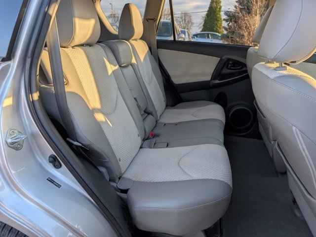 Used 2014 Toyota RAV4 EV image 20