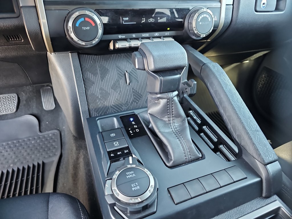 Certified 2025 Toyota Tacoma SR5 AWD/4WD image 15