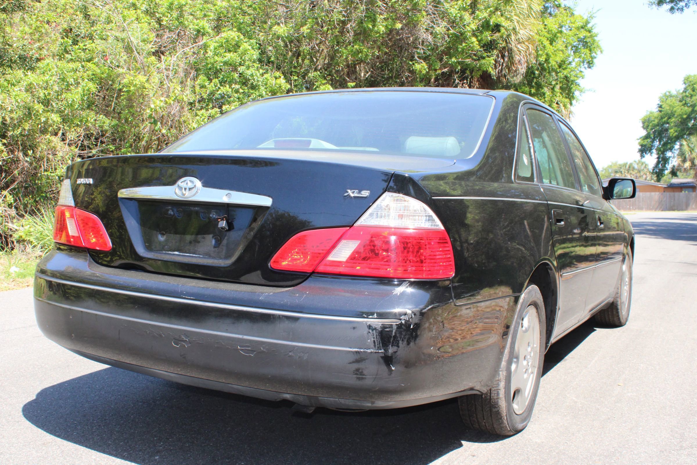 Used 2003 Toyota Avalon XLS image 11