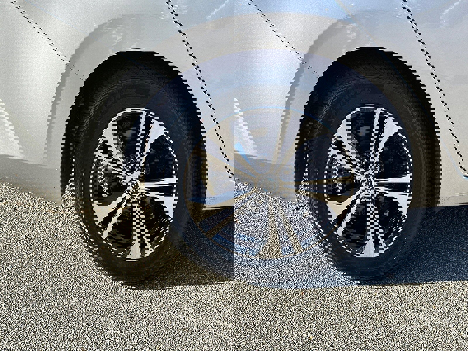 Used 2023 Nissan Sentra SV image 17