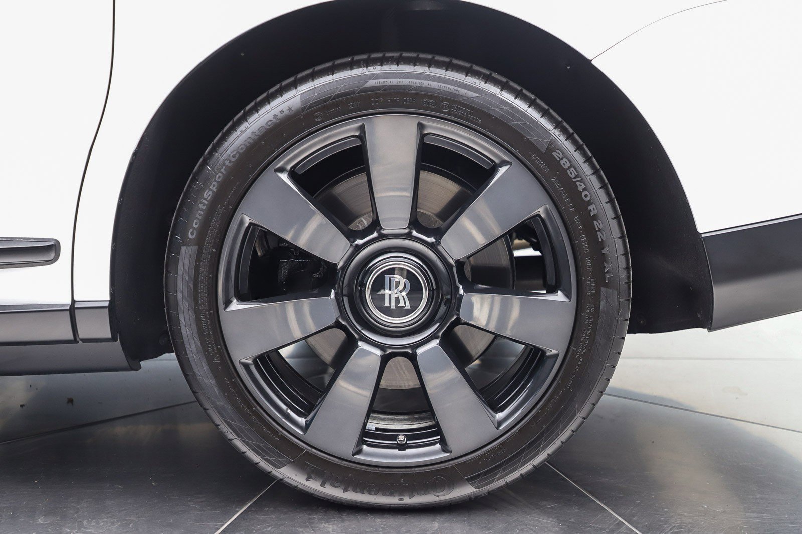 Used 2023 Rolls-Royce Cullinan AWD/4WD image 14