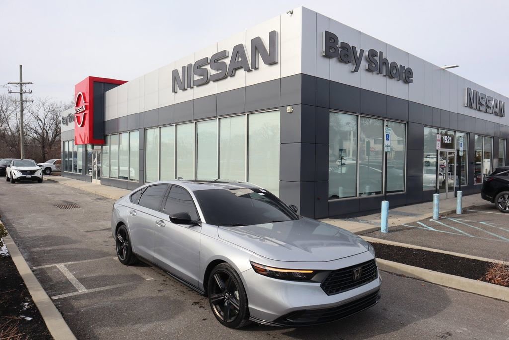 Used 2024 Honda Accord Sport image 2