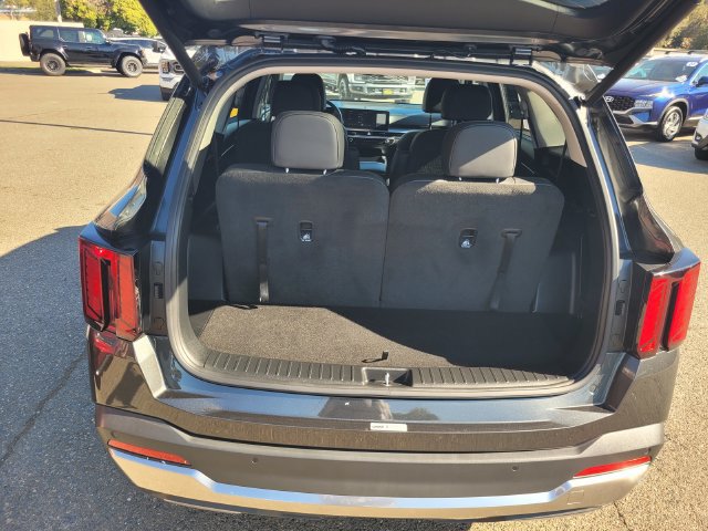 Used 2025 Kia Sorento EX w/ EX Panoramic Sunroof Package FWD image 8