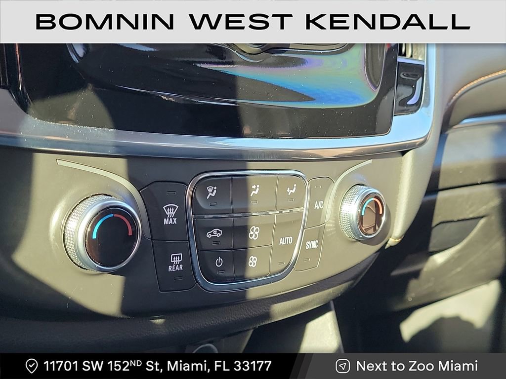 Used 2021 Chevrolet Traverse LS image 15