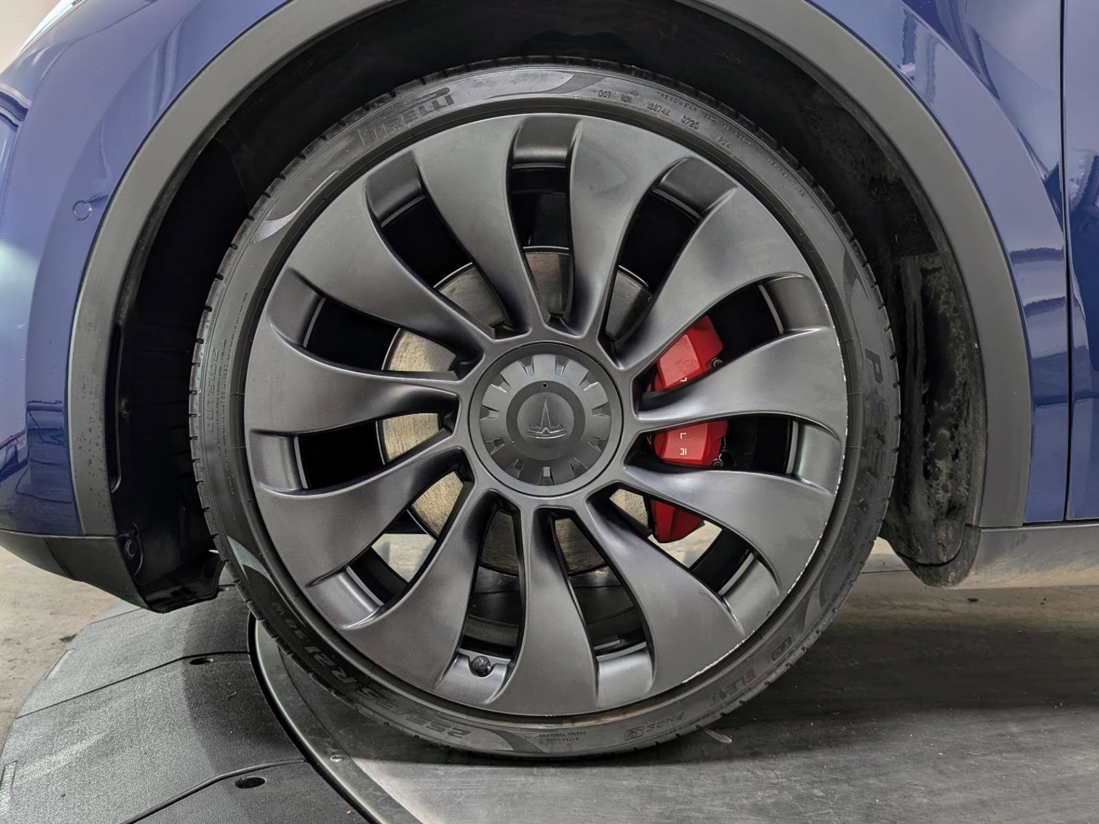 Used 2021 Tesla Model Y Performance image 12