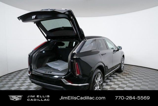 Certified 2025 Cadillac Optiq Luxury 2 w/ LPO, Floor Liner Package image 26