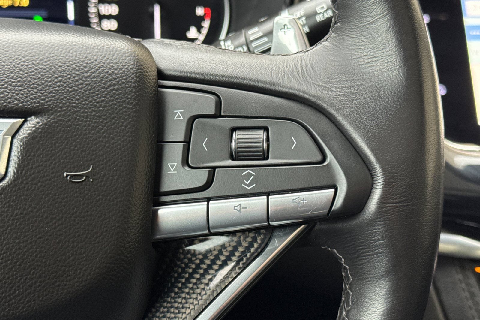 Used 2024 Cadillac XT6 Sport AWD/4WD image 29