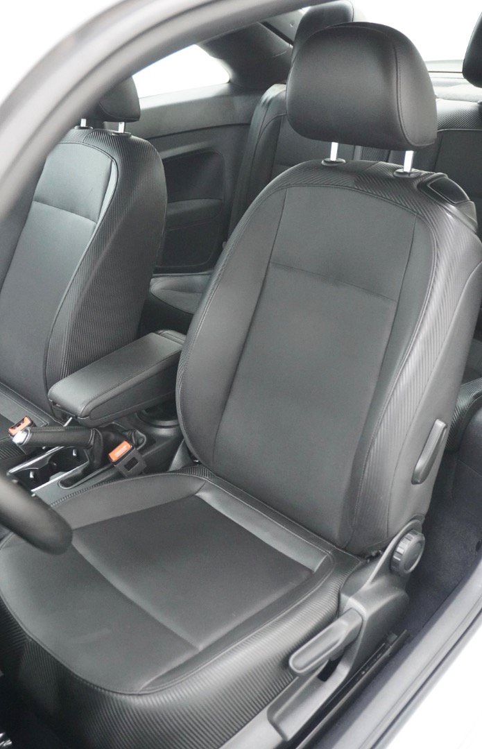 Used 2018 Volkswagen Beetle 2.0T S w/ Style & Comfort Package For S FWD image 4