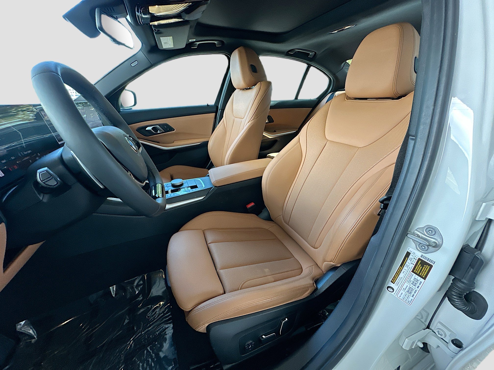 Certified 2025 BMW 330i Sedan w/ M Sport Package image 21