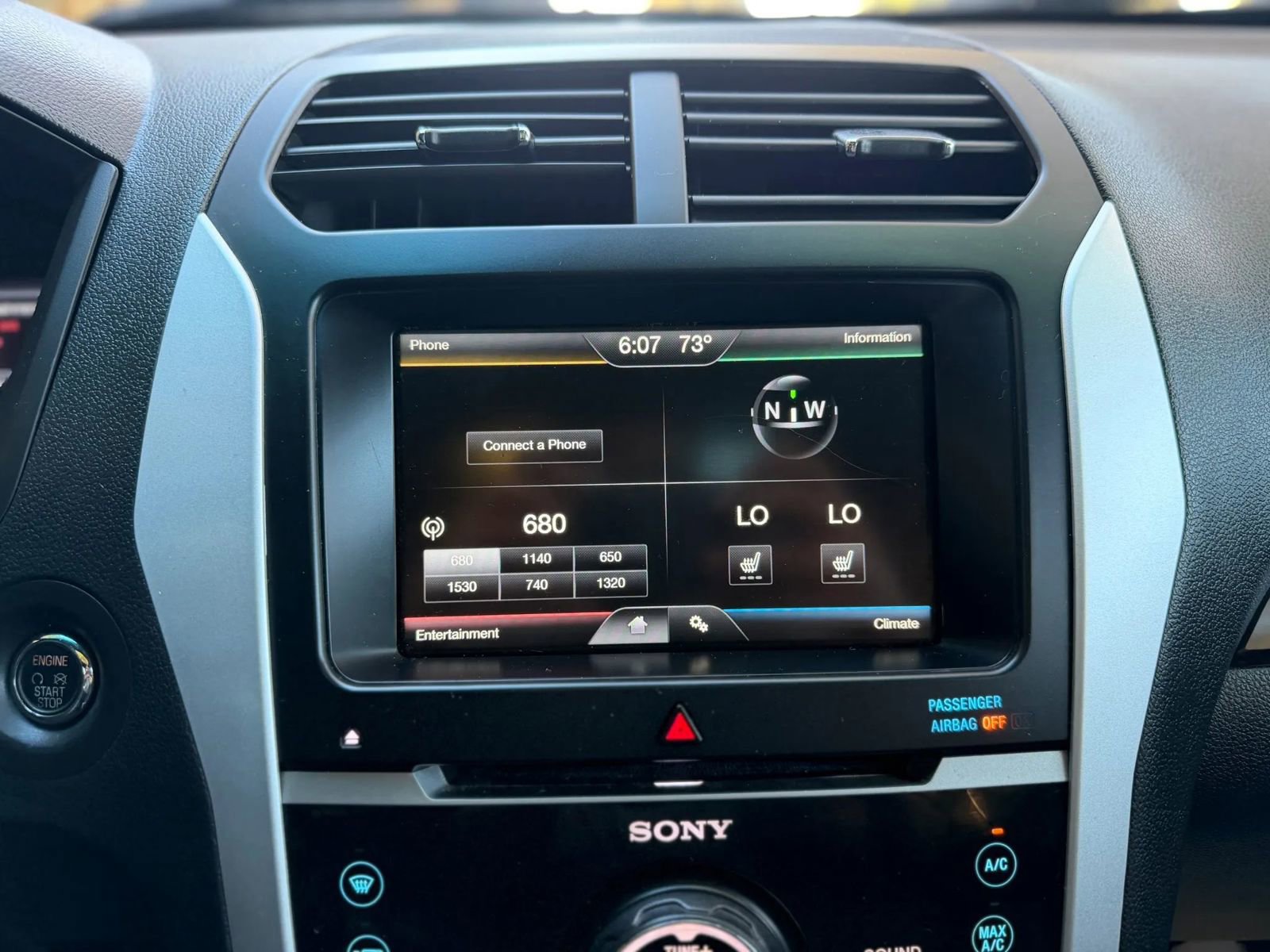 Used 2015 Ford Explorer Limited image 32