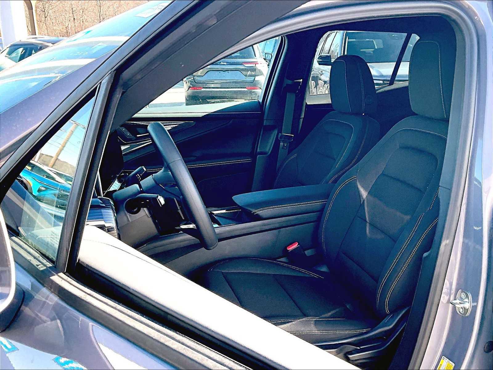 New 2025 Chevrolet Blazer EV LT image 11