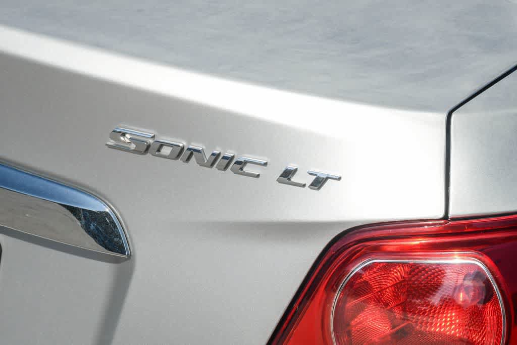 Used 2016 Chevrolet Sonic LT FWD image 29