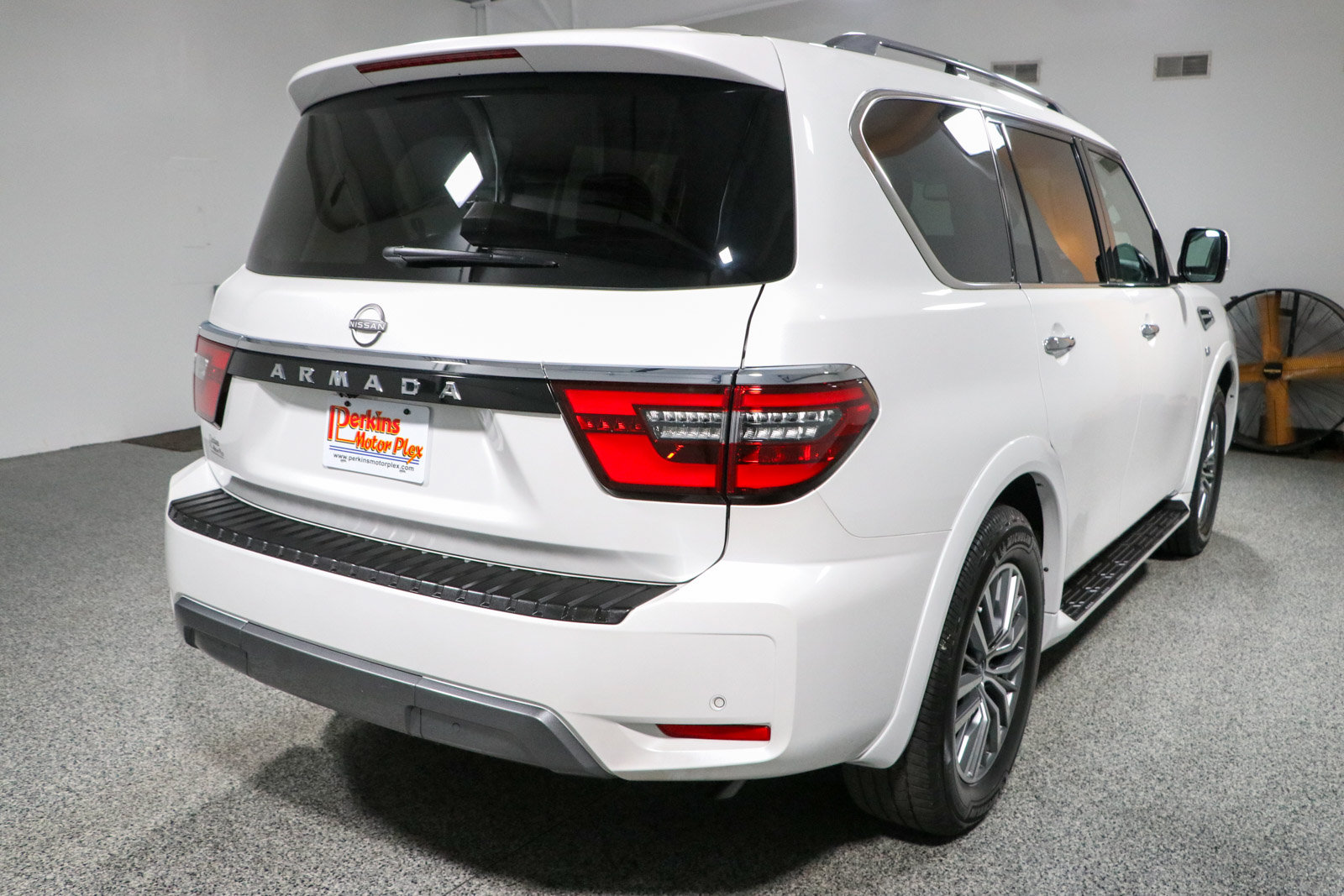 Used 2021 Nissan Armada SV w/ SV Appearance Package RWD image 7