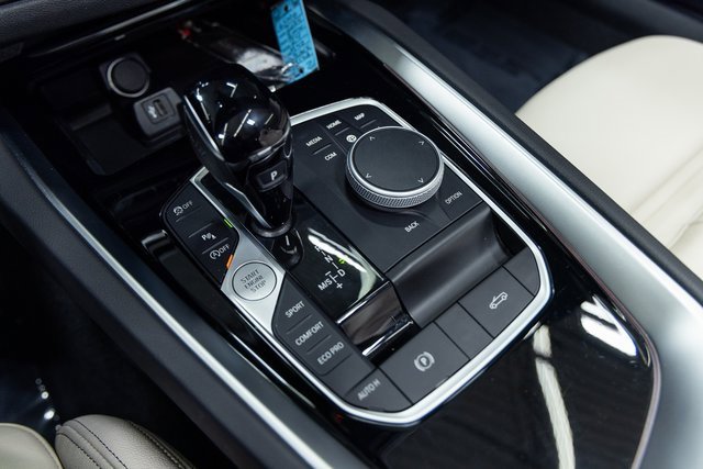 Used 2024 BMW Z4 M40i w/ Premium Package image 18