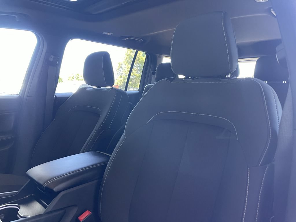 New 2026 Jeep Grand Cherokee L 4WD image 11