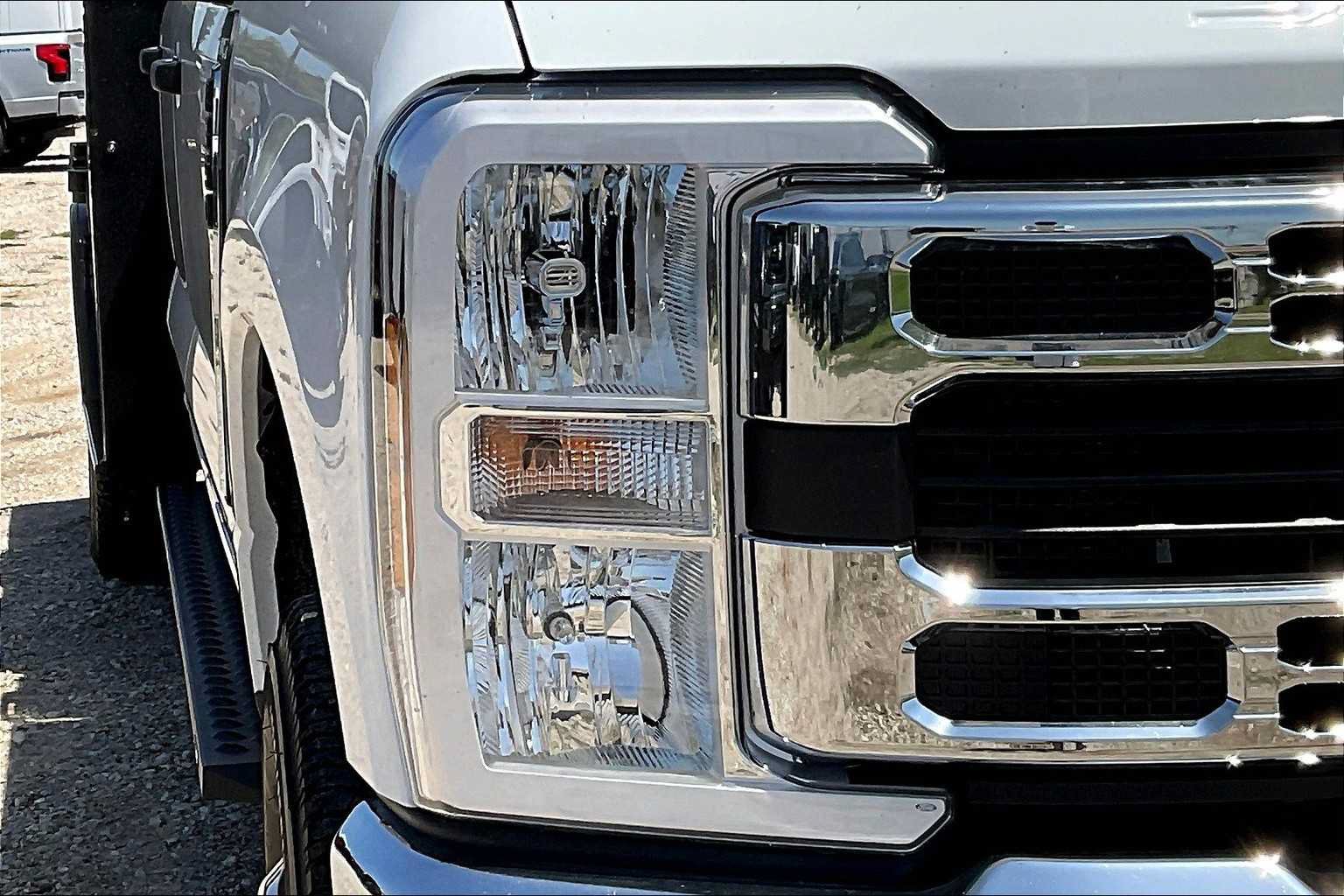 Used 2024 Ford F350 XLT w/ XLT Value Package AWD/4WD image 11