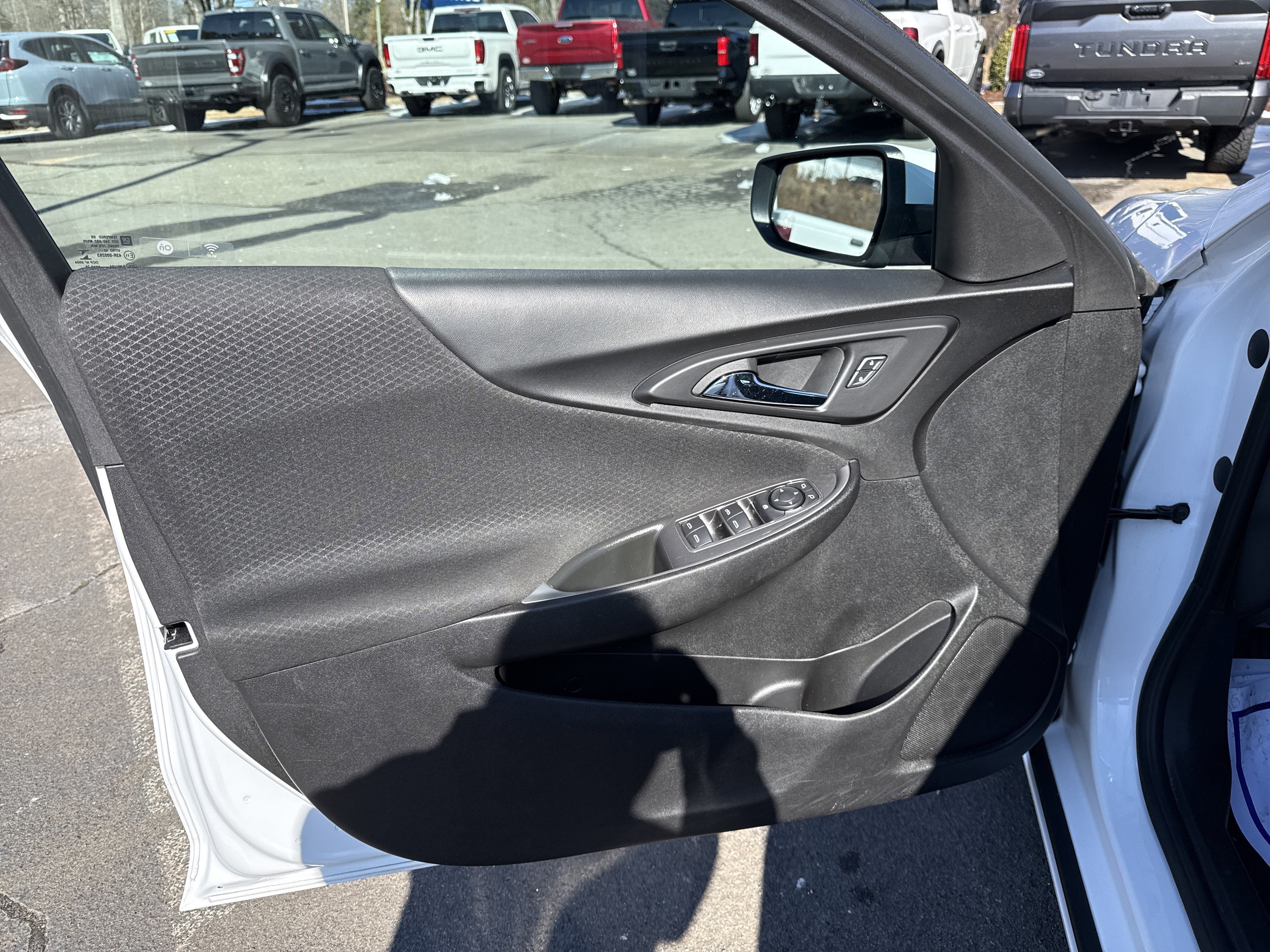 Used 2024 Chevrolet Malibu LT image 11