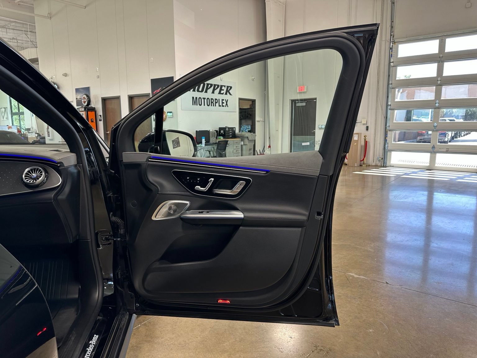 Used 2023 Mercedes-Benz EQE 500 4MATIC SUV image 39