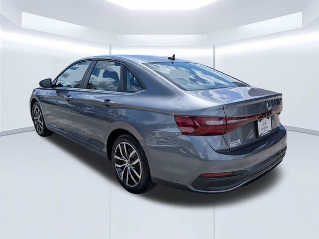 Used 2025 Volkswagen Jetta SE FWD image 7