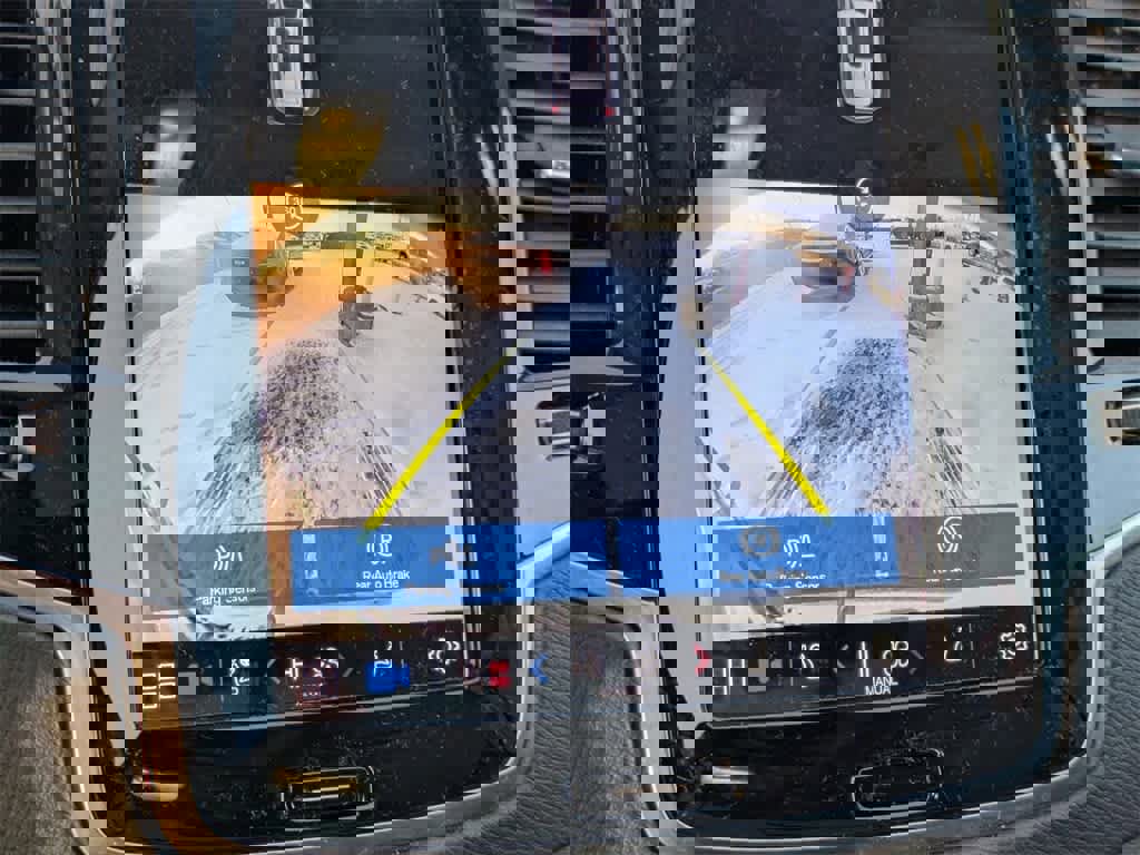 Used 2025 Volvo XC90 T8 Plus w/ Protection Package Premier image 30