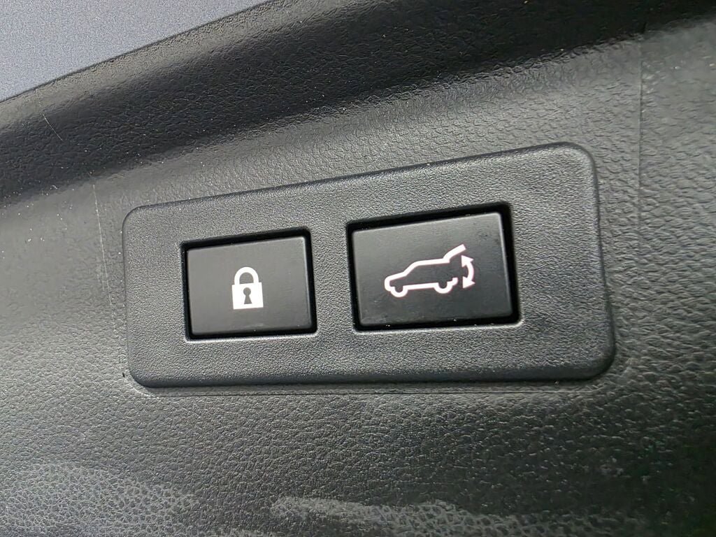 Used 2023 Subaru Outback Premium AWD/4WD image 18