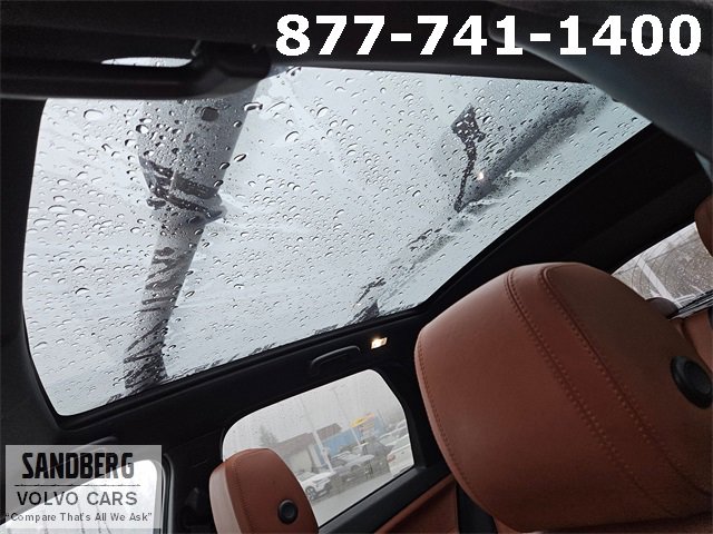 Used 2015 Land Rover Discovery Sport HSE Luxury image 18